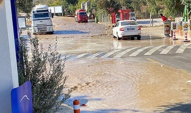 Bodrum'da içme suyu isale hattı patladı