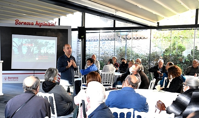 Bornovalı üreticilere zeytin budama eğitimi