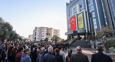 Buca’dan Ata'ya saygı duruşu
