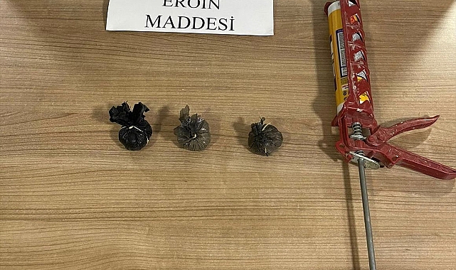 Denizli'de silikon tabancasından eroin çıktı