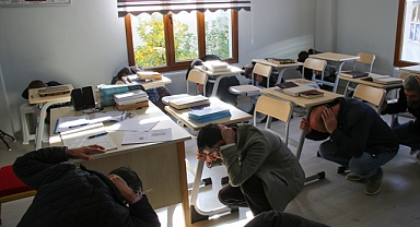 "Deprem Anı, Çök Kapan Tutun ve Tahliye Tatbikatı" yapıldı