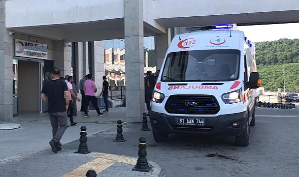 Depremde panikleyip düşen bir kişi hayatını kaybetti
