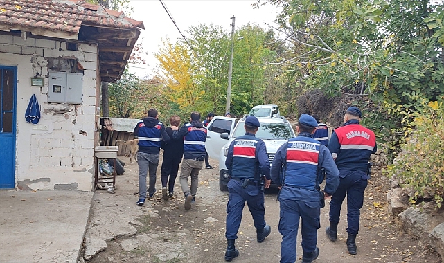 Döviz satma bahanesiyle dolandırıcılık yapan zanlı tutuklandı