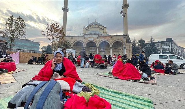 Düzce'nin Gölyaka ilçesinde 5,9 büyüklüğünde deprem