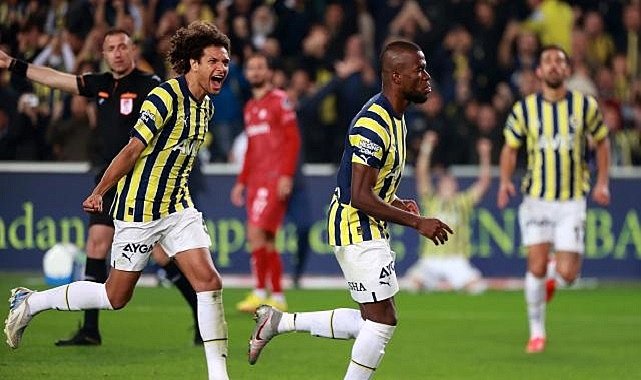 Fenerbahçe, kendi evinde Sivasspor'u 1-0 mağlup etti