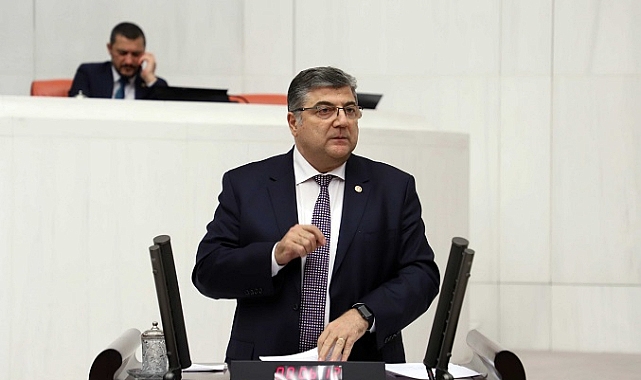 “Halkın gözünde fer kalmadı, sayın bakan!”