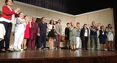 İzdo Tiyatro Topluluğu Eskişehirde Alkışlandı
