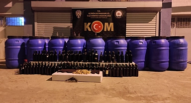 İzmir'de 4 bin 102 litre kaçak içki ele geçirildi
