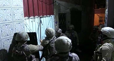 İzmir'de aranan kişilere yönelik hava destekli operasyonda 29 gözaltı