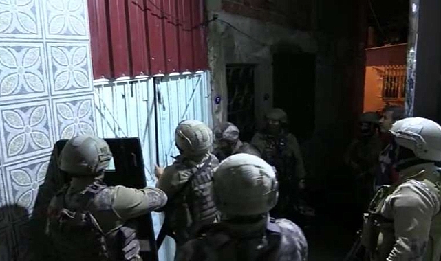İzmir'de aranan kişilere yönelik hava destekli operasyonda 29 gözaltı
