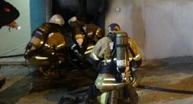 İzmir'de yangında dumandan etkilenen çocuk öldü