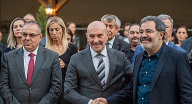 İzmir kitaba “dört” elle sarılıyor