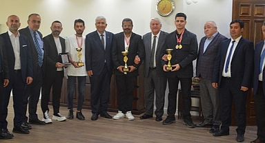 İzmirli berberlerin büyük başarısı…