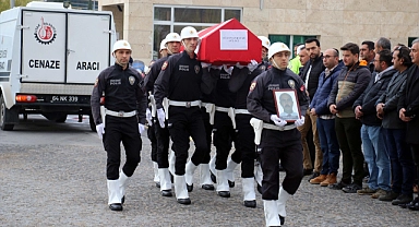 Kalp krizi geçirerek ölen polis toprağa verildi