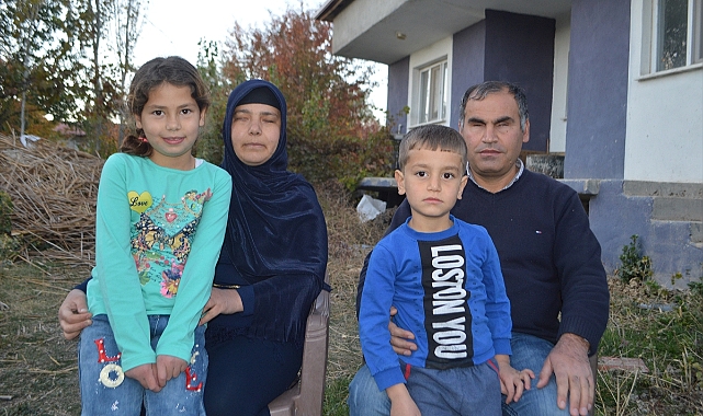 Karanlık dünyalarını sevgileriyle aydınlatıyorlar
