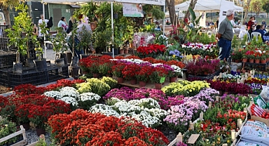 Karşıyaka’yı Çiçek Kokusu Sardı
