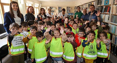 Kitap sevgisi sokaklara taştı