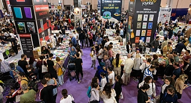 Kitapseverlerden hafta sonu İZKİTAP’a yoğun ilgi