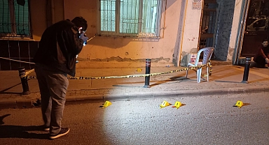 Manisa’da bir eve pompalı tüfekle ateş açıldı