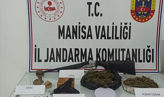 Manisa'da uyuşturucu operasyonunda 2 kişi yakalandı