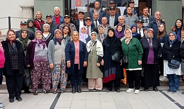 Menderes Belediyesi’nden gazilere Bergama gezisi