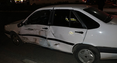 Otomobil ile motosikletin çarpışması sonucu 3 kişi yaralandı