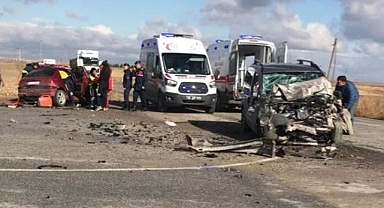 Polis memuru ve oğlu, trafik kazasında öldü