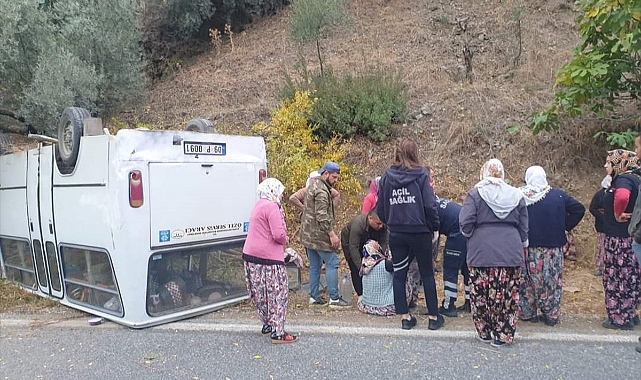 Tarım işçilerini taşıyan minibüs devrildi, 10 kişi yaralandı