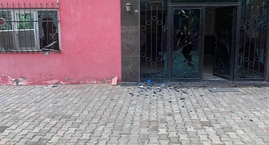 Tartıştığı bina yöneticisinin odasına el yapımı patlayıcı attı