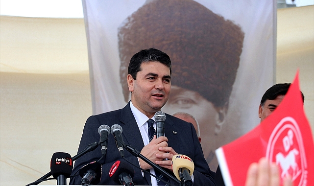 Uysal, partisinin Fethiye ilçe binasının açılışına katıldı