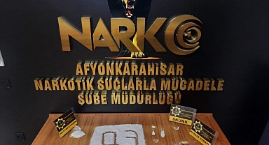 Afyonkarahisar'da araçlarında uyuşturucu ele geçirildi