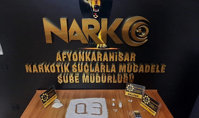 Afyonkarahisar'da araçlarında uyuşturucu ele geçirildi