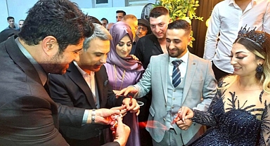 Ak ve Uğur ailesinin mutlu günü