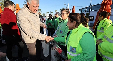 Başkan Engin’den Kadın Temizlik Ekibine Teşekkür