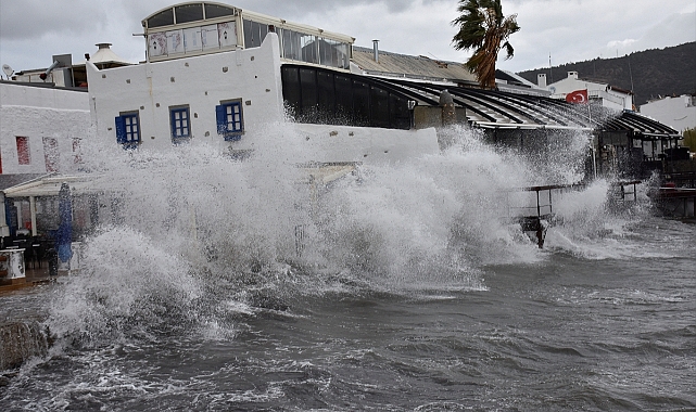 Bodrum'da kuvvetli rüzgar etkili oluyor