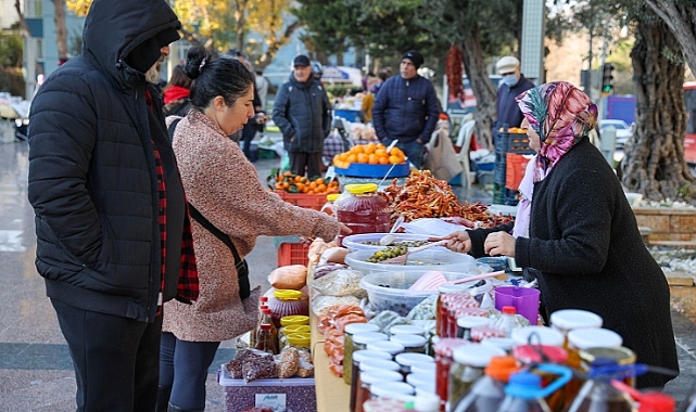 Buca Belediyesi Üretici Kadınlar Pazarı açıldı