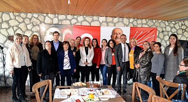 CHP'liler kadınlarla buluştu