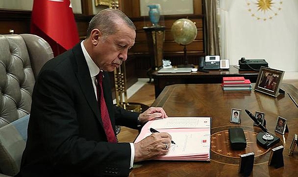 Cumhurbaşkanı Recep Tayyip Erdoğan, 9 üniversiteye rektör atadı.
