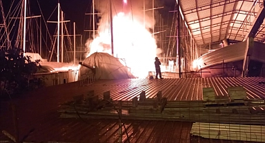 Fethiye'de yangın çıkan tekne kullanılamaz hale geldi