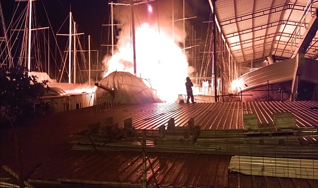 Fethiye'de yangın çıkan tekne kullanılamaz hale geldi