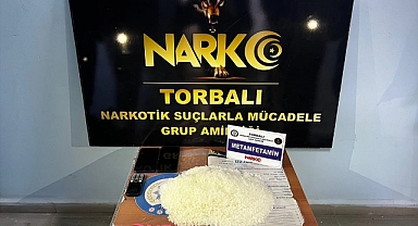 İzmir'de 1,5 kilogram sentetik uyuşturucu ele geçirildi