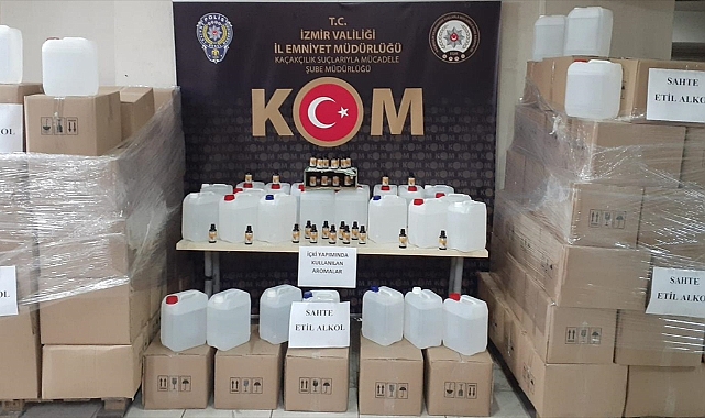 İzmir'de 11 bin 845 litre etil alkol ele geçirildi