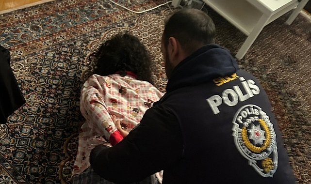 İzmir'de cinsel içerikli görüntülerle şantaj yapan şüpheli gözaltına alındı
