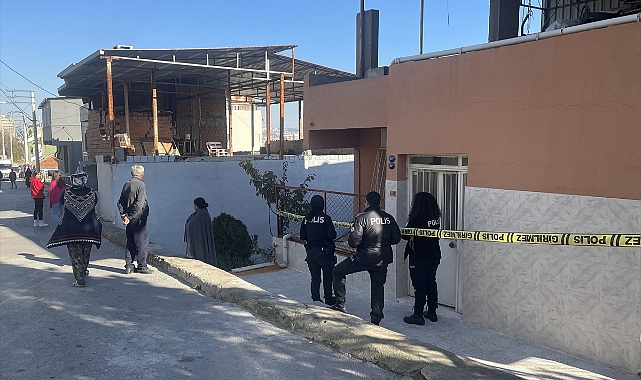 İzmir'de eşi tarafından bıçaklanan kadın öldü