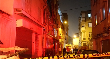 İzmir'de evde çıkan yangın hasara yol açtı