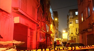İzmir'de evde çıkan yangın hasara yol açtı