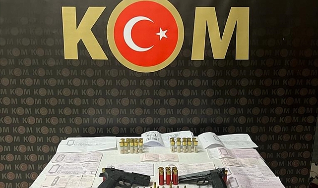 İzmir'de tefecilik operasyonunda 5 şüpheli yakalandı