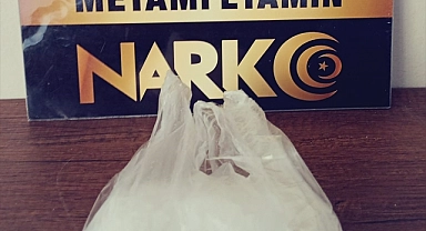 İzmir'de uyuşturucu operasyonunda 2 kişi tutuklandı