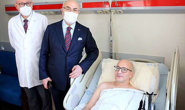 Köşger, maçta yaralanan Göztepe taraftarını ziyaret etti
