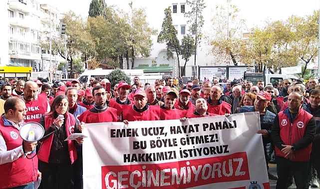 Karşıyaka Belediyesi çalışanlarından eksik maaş protestosu